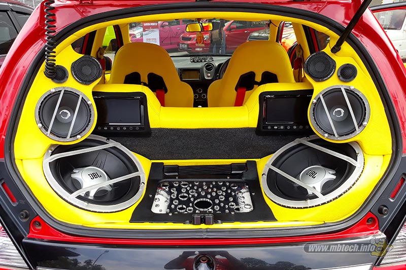 Interior Kontras Menyenangkan - MBtech