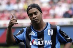 ronaldinho-akhirnya-pensiun