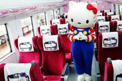naik-shinkansen-ditemani-hello-kitty-di-jepang