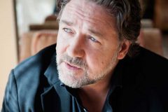 russel-crowe-lelang-perangkat-film-miliaran-rupiah
