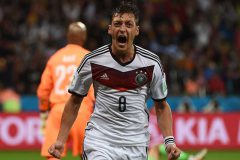 mesut-ozil-mundur-dari-timnas-jerman