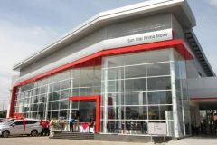 mitsubishi-perbaharui-warna-diler-menjadi-hitam