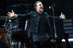 bono-kehilangan-suara-saat-konser-u2-di-berlin