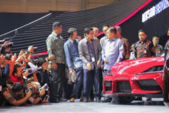 jusuf-kalla-datangi-booth-toyota-di-giias-2019