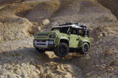 lego-dan-new-defender-launching-bareng