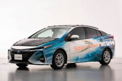 toyota-uji-prius-panel-surya-mobil-listrik-tanpa-colokan-steker