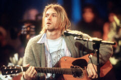 cardigan-kurt-cobain-akan-dilelang-dengan-harga-fantastis