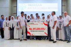 hari-sumpah-pemuda-ahm-beri-beasiswa-ke-30-sekolah