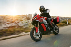 bmw-memperbarui-s-1000-xr-di-model-2020