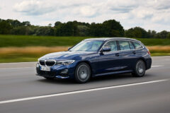 bmw-indonesia-jual-320i-touring-m-sport-secara-online