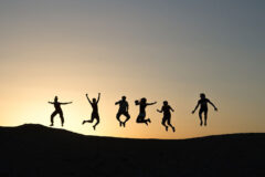 tertawa-efektif-kurangi-rasa-cemas