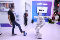 china-pamer-teknologi-robot-di-ciftis-2020