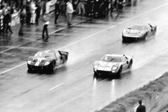 ford-kalahkan-ferrari