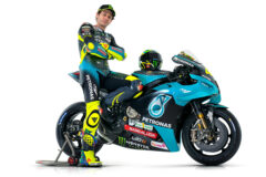 valentino-rossi-racing-suit-2021
