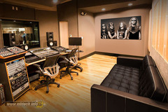 dekorasi-hangat-ruang-studio