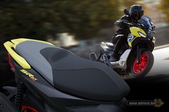 ini-perbedaan-aprilia-sr-gt-200-yuk-bro