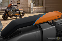 jok-skateboard-bmw-ce04