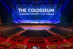 megahnya-nonton-konser-di-the-colosseum-caesar-palace