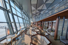 lounge-terluas-dengan-fasilitas-premium